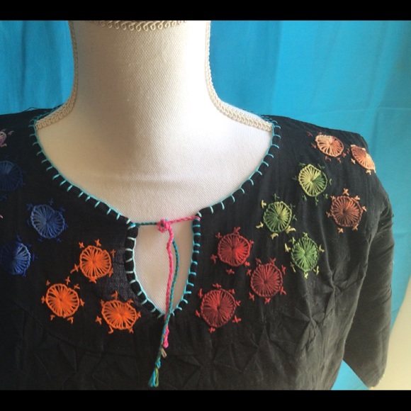 Mexican Embroidered Peasant Style Hand Embroidered Blouses - Picture 4 of 10